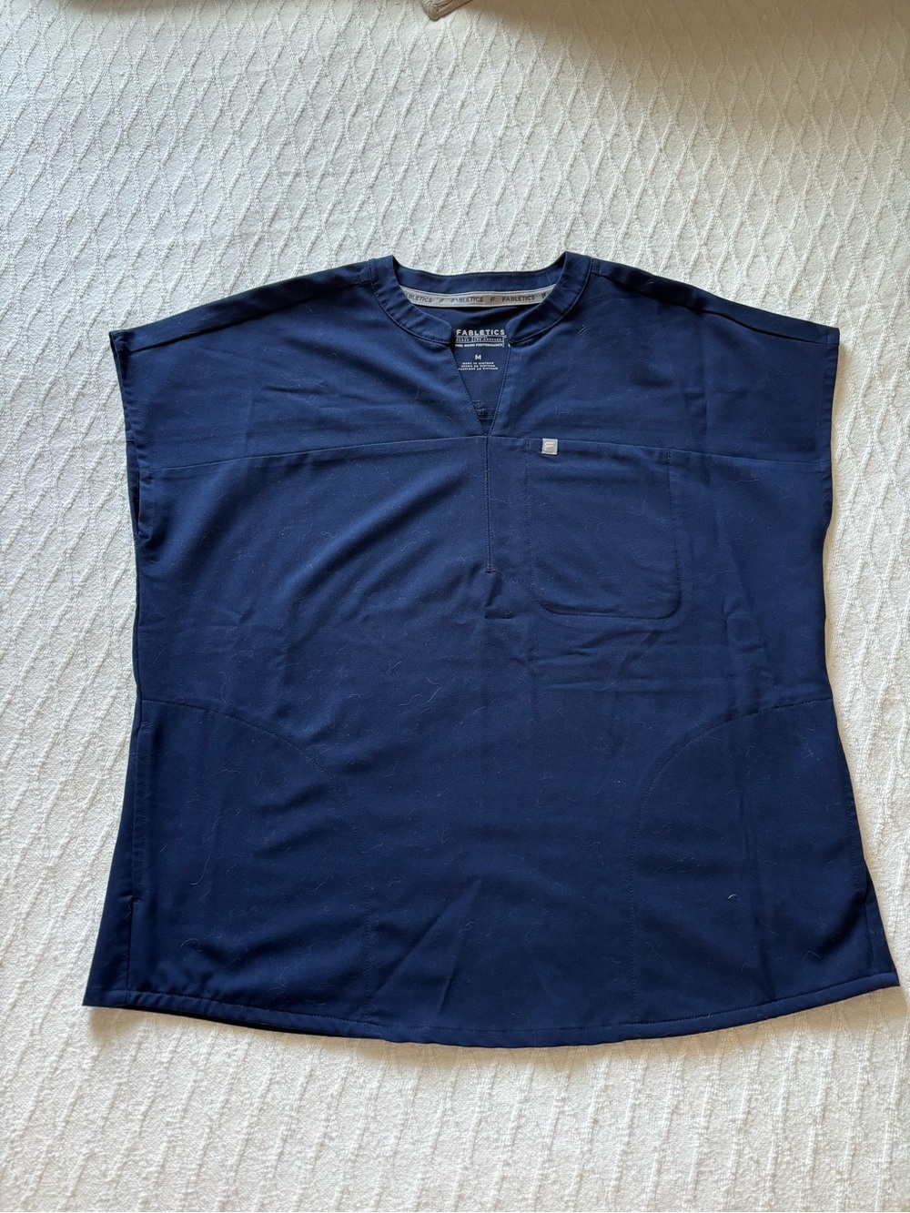EUC Fabletics Evolve Scrub Top in Navy • Women’s Medium